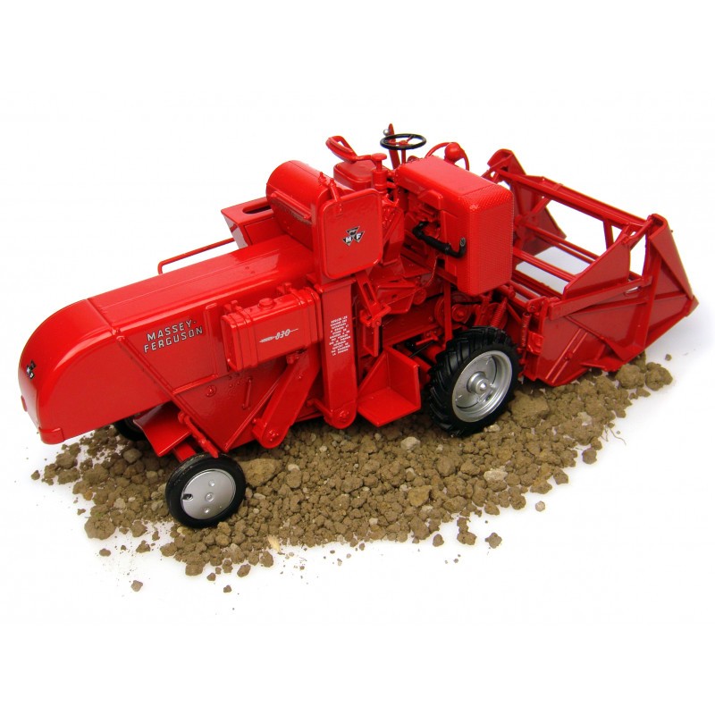 UNIVERSAL HOBBIES MASSEY FERGUSON 830 COMBINE (1960) 1:32 SCALE