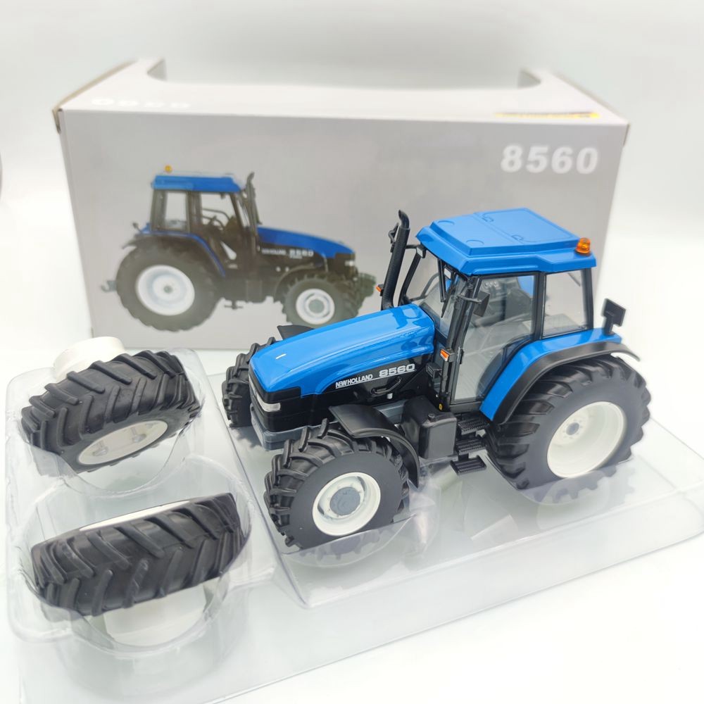 TRACTEUR NEW-HOLLAND 8560 (1/32)