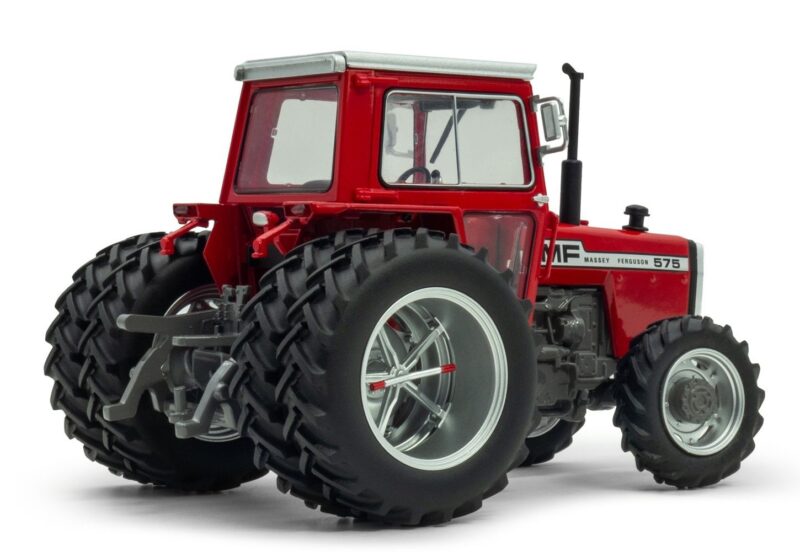 UNIVERSAL HOBBIES MASSEY FERGUSON 575 4WD TRACTOR WITH REAR DUALS 1:32 SCALE - Image 2