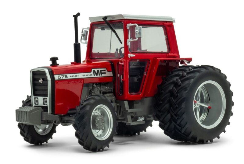 UNIVERSAL HOBBIES MASSEY FERGUSON 575 4WD TRACTOR WITH REAR DUALS 1:32 SCALE