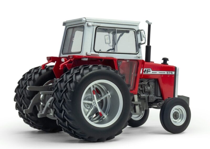 UNIVERSAL HOBBIES MASSEY FERGUSON 575 2WD TRACTOR WITH REAR DUALS 1:32 SCALE - Image 2