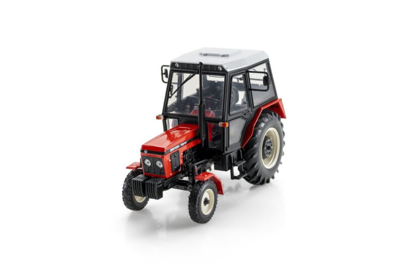 UNIVERSAL HOBBIES ZETOR 7211 2WD TRACTOR 1:32 SCALE
