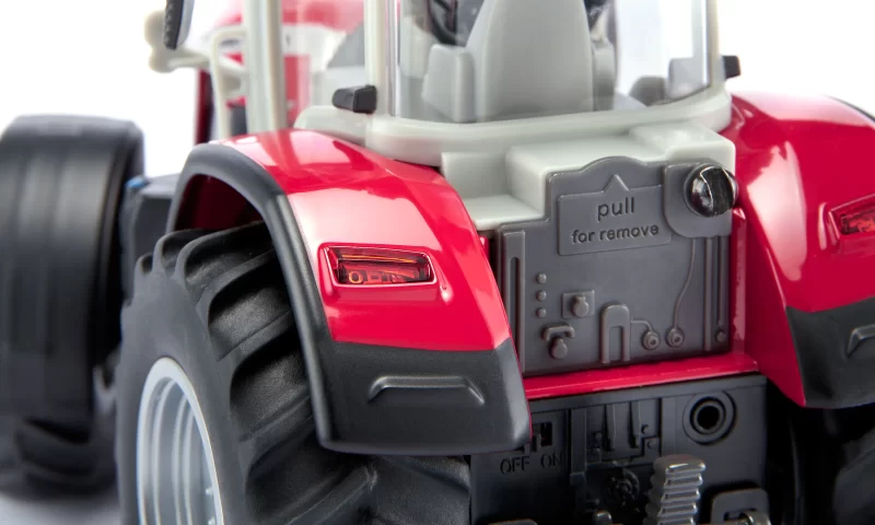 SIKU Massey Ferguson 9S with Bluetooth App control 1:32 SCALE - Image 3