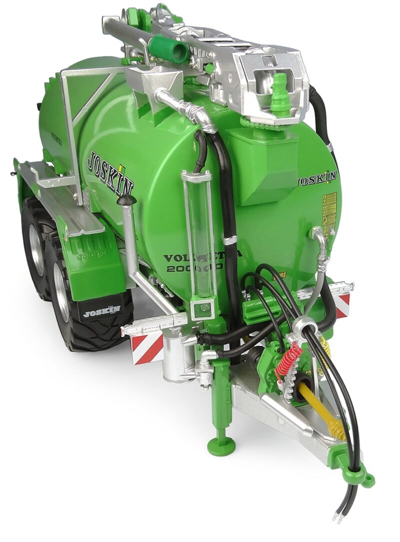 UNIVERSAL HOBBIES JOSKIN VOLUMRTRA 20000D TANKER (GREEN) 1:32 SCALE - Image 4