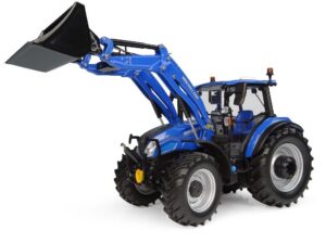UNIVERSAL HOBBIES NEW HOLLAND T5.120 TRACTOR WITH FRONT LOADER 1:32 SCALE